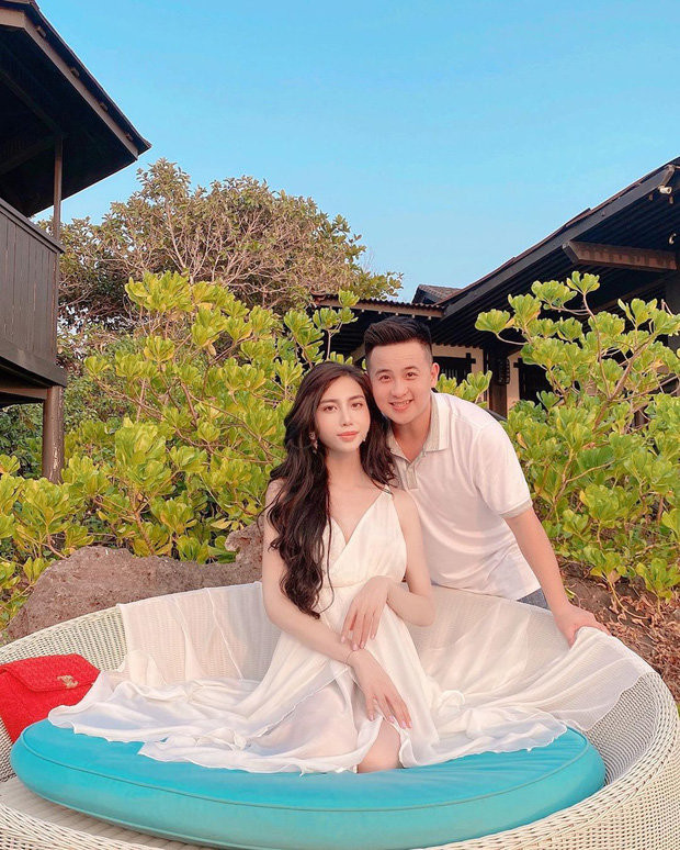 Khánh Vân Trần là một beauty blogger chuyển giới với hơn 100k subcribe trên YouTube. Cô thường xuyên chia sẻ về các bí kíp chăm sóc da và cách makeup. Với ngoại hình xinh đẹp, cách nói chuyện duyên dáng và các kiến thức bổ ích trong việc làm đẹp, Shayne không khó để chiếm được cảm tình của khán giả và thu hút ngày càng nhiều người xem đến với kênh YouTube của cô.