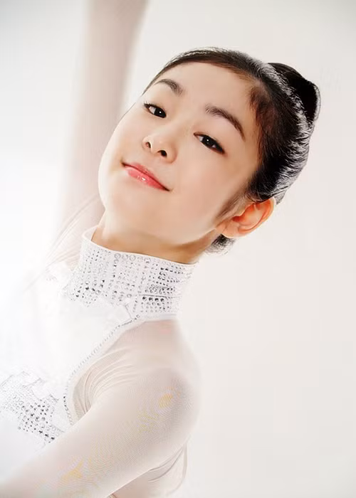 Trước diễn biến phức tạp của dịch bệnh, "nữ hoàng sân băng" Kim Yuna ủng hộ 100 triệu won trong khi đó người hâm mộ của cô quyên góp 85 triệu won. Tổng số tiền sẽ được chuyển tới cho UNICEF Hàn Quốc.