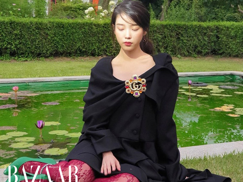 Được biết, IU đã gửi 100 triệu won đến tổ chức Good Neighbors. Tiếp đó, cô góp thêm 100 triệu won cho tổ chức Y tế Hàn Quốc để hỗ trợ những người bị ảnh hưởng do dịch Covid-19 bùng phát.