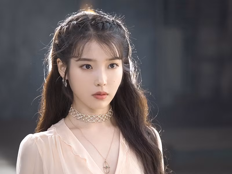 Giua dai dich Covid-19 bung phat, nguong mo hanh dong dep cua loat sao Han