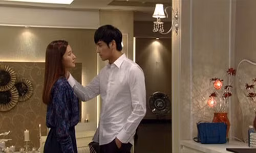 Hung ho di danh ghen cung ban than, den noi tim mat khi thay 