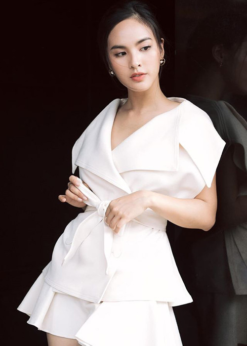 Đến nay, Quỳnh Nga vẫn kiên trì giữ dáng bằng tập luyện và ăn uống khoa học, lành mạnh.