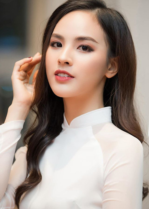 Sau khi thông tin Quỳnh Nga tham dự Hoa hậu Sắc đẹp Quốc tế 2020, khán giả đặt nhiều kỳ vọng vào đại diện Việt Nam bởi lợi thế gương mặt khả ái và khả năng tiếng Anh thành thạo.