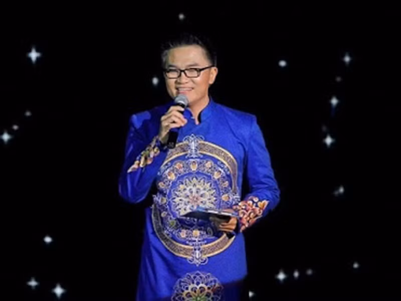 Tên tuổi của Đại Nghĩa vượt ra khỏi Sân khấu kịch Idecaf khi gameshow nở rộ, các nhà sản xuất thường mời nghệ sĩ hài đảm nhận vai trò MC. Ảnh: Vietnamnet