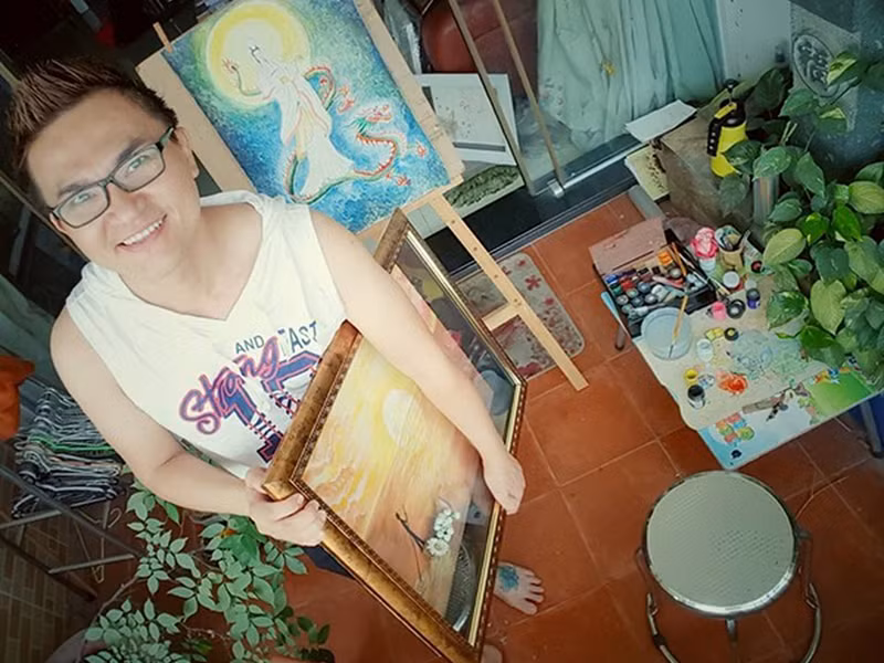 Theo Tri thức trẻ, Đại Nghĩa sinh ra trong gia đình có bố là người tài hoa, có thể chơi đàn, vẽ tranh, vì vậy từ 10 tuổi, Đại Nghĩa gần như thuần thục cầm kỳ thi họa. Tuy nhiên, đến năm 15 tuổi, anh nhận ra phù hợp làm diễn viên nhất.