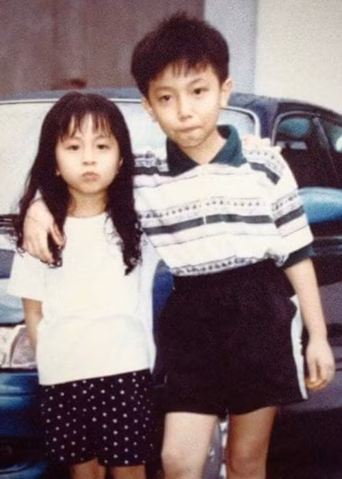 Gil Lê khi nhỏ sở hữu làn da trắng trẻo, đôi mắt to tròn và mái tóc dài. Ảnh: Vietnamnet