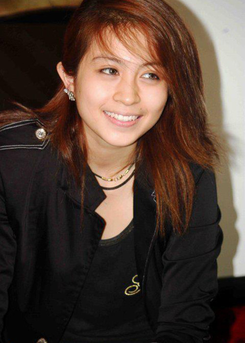 Giọng ca sinh năm 1991 chọn phong cách nữ tính trong thời gian đầu hoạt động nghệ thuật. Ảnh: Tri thức trẻ