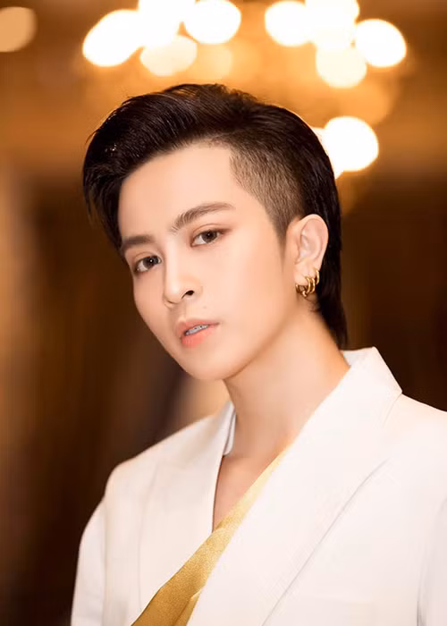 Dù theo đuổi hình ảnh nữ tính hay tomboy, Gil Lê đều nhận được những lời khen.