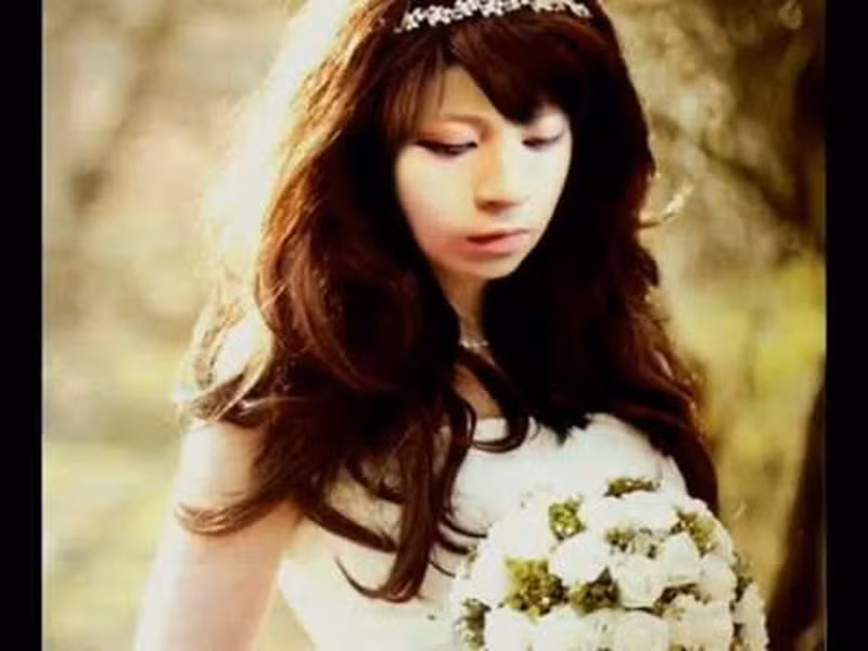 Người tình tin đồn của Hoàng Thùy Linh từng hóa thân cô dâu. Ảnh: Tri thức trẻ