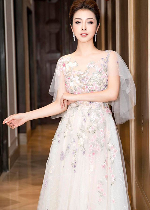 Sau khi tái hôn, Jennifer Phạm có cuộc sống hạnh phúc hơn khiến nhiều người mừng thay.