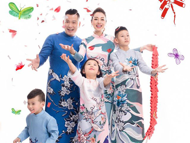 Bé Bảo Nam - con riêng của Jennifer Phạm luôn được doanh nhân Đức Hải yêu thương.