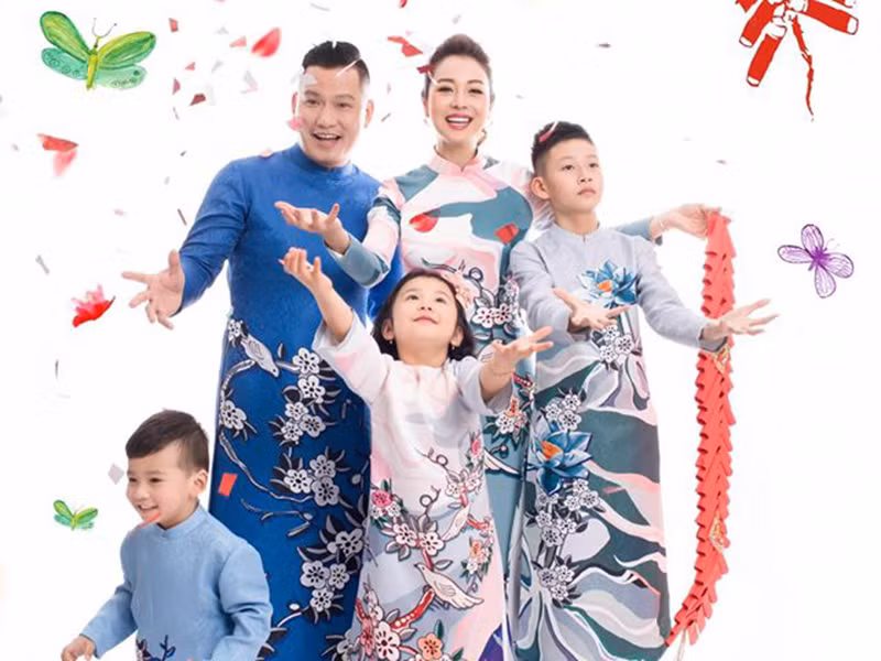 Bé Bảo Nam - con riêng của Jennifer Phạm luôn được doanh nhân Đức Hải yêu thương.