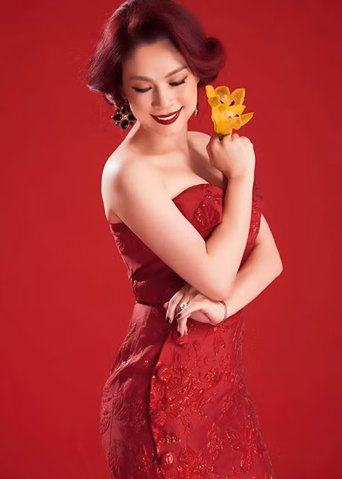 Có trong tay sự nghiệp thành công, gia đình hạnh phúc, tình cũ của Quang Dũng ngày càng xinh đẹp.