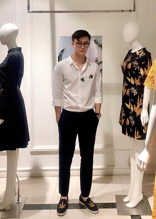 Mới đây, Quang Trọng chia sẻ về việc hết vai quá sớm khiến nhiều khán giả bức xúc với đạo diễn phim. "Tôi tin rằng sau khi xem xong tập 9, nhiều khán giả đã có 1 đêm mất ngủ vì thương cho cảnh ngộ của Viễn và Mận. Nhưng tôi mong rằng khán giả sẽ không vì Viễn ra đi sớm mà tẩy chay luôn bộ phim. Vì sau cái chết của Viễn, bộ phim sẽ mở ra nhiều tình tiết thú vị, hấp dẫn", anh nói trong cuộc phỏng vấn với Thế giới trẻ.