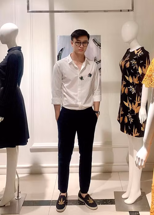 Mới đây, Quang Trọng chia sẻ về việc hết vai quá sớm khiến nhiều khán giả bức xúc với đạo diễn phim. "Tôi tin rằng sau khi xem xong tập 9, nhiều khán giả đã có 1 đêm mất ngủ vì thương cho cảnh ngộ của Viễn và Mận. Nhưng tôi mong rằng khán giả sẽ không vì Viễn ra đi sớm mà tẩy chay luôn bộ phim. Vì sau cái chết của Viễn, bộ phim sẽ mở ra nhiều tình tiết thú vị, hấp dẫn", anh nói trong cuộc phỏng vấn với Thế giới trẻ.