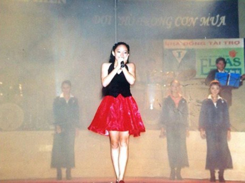 Năm 14 tuổi, cô tham gia cuộc thi âm nhạc Yo Cùng ước mơ xanh và đoạt giải. Ảnh: Khám phá