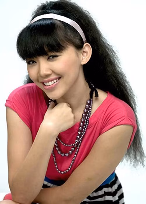 Tóc Tiên còn thay đổi hình ảnh khác hoàn toàn hình ảnh mẹ tạo dựng. Ảnh: Elleman