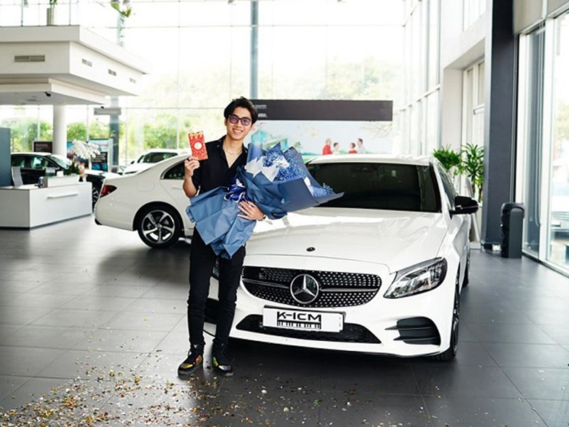 Một số cư dân mạng chỉ ra K-ICM sống sang chảnh trong khi Jack từng được cho là ở nhà thuê, mua xe trả góp hàng tháng.