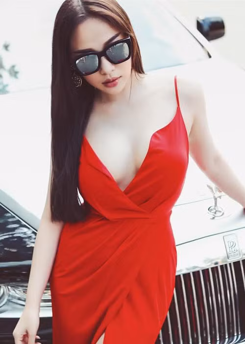 Chân dài có vị trí ngang Ngọc Trinh trong lòng Vũ Khắc Tiệp hiện tập trung cho công việc kinh doanh nên ít khi xuất hiện tại các sự kiện giải trí.