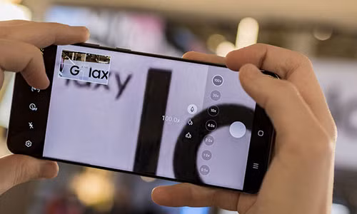 Model này sở hữu hệ thống 4 camera sau, bao gồm một camera chính 108 MP, camera tele 48 MP, góc rộng 12 MP và camera Depth Vision.