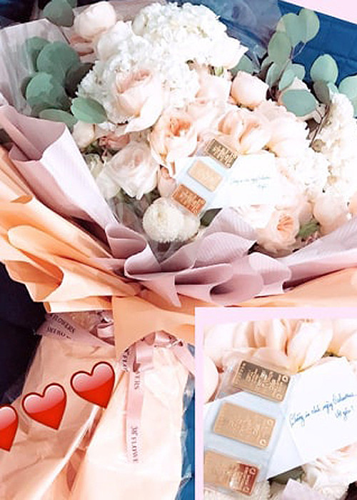 Chân dài gốc Trà Vinh khoe bạn trai tặng bó hoa hồng nhập ngoại sang chảnh kèm 3 cây vàng vì lễ Tình nhân 14/2 trùng với ngày vía Thần tài mùng 10 âm lịch.