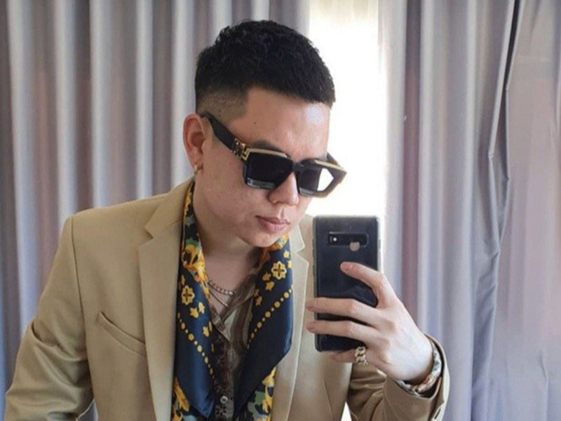 Trước lễ cưới, bạn bè của Tóc Tiên và Hoàng Touliver liên tục khoe ảnh tại biệt thự của cặp đôi.