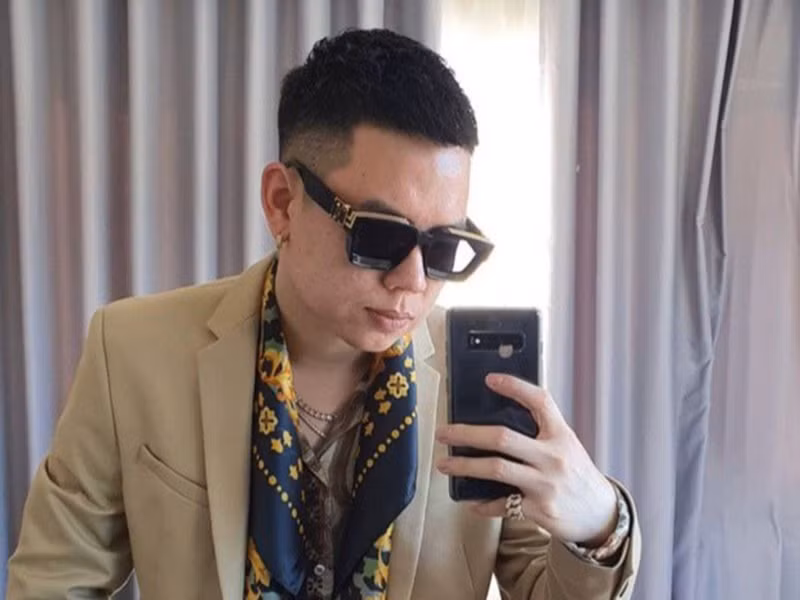 Trước lễ cưới, bạn bè của Tóc Tiên và Hoàng Touliver liên tục khoe ảnh tại biệt thự của cặp đôi.