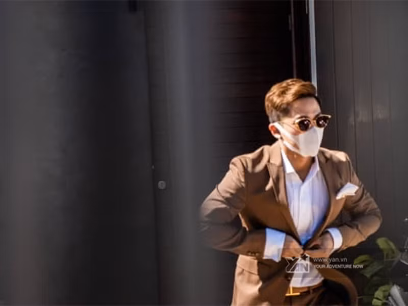 Theo nguồn tin của Zing, lễ cưới tại nhà thờ của Tóc Tiên kết thúc lúc 11h. Ảnh: Yan