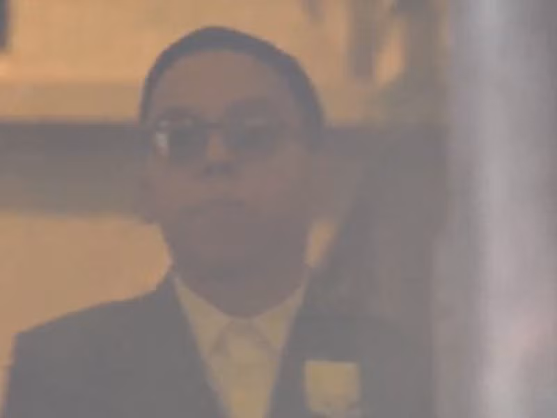 Hinh anh Toc Tien - Hoang Touliver bi mat cuoi o nha tho