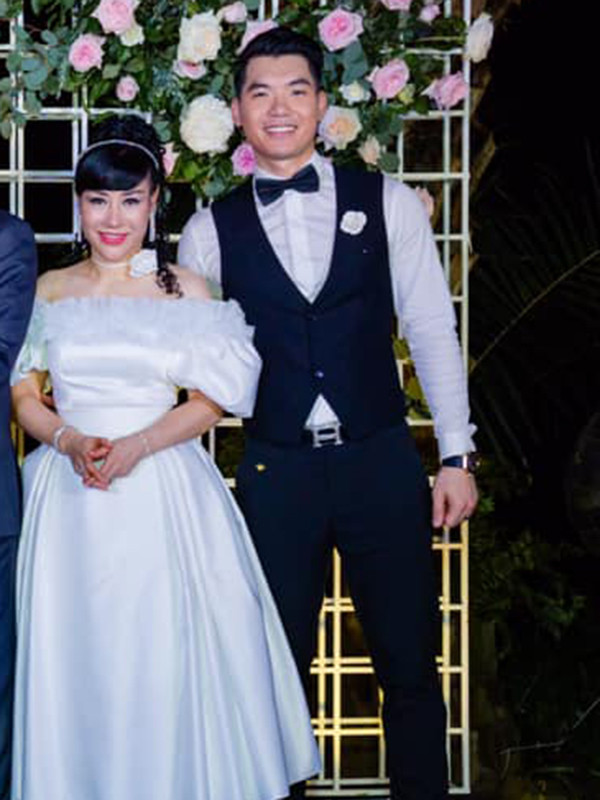 Trương Nam Thành kết hôn cùng doanh nhân hơn tuổi Thu Huyền vào tháng 11/2018.