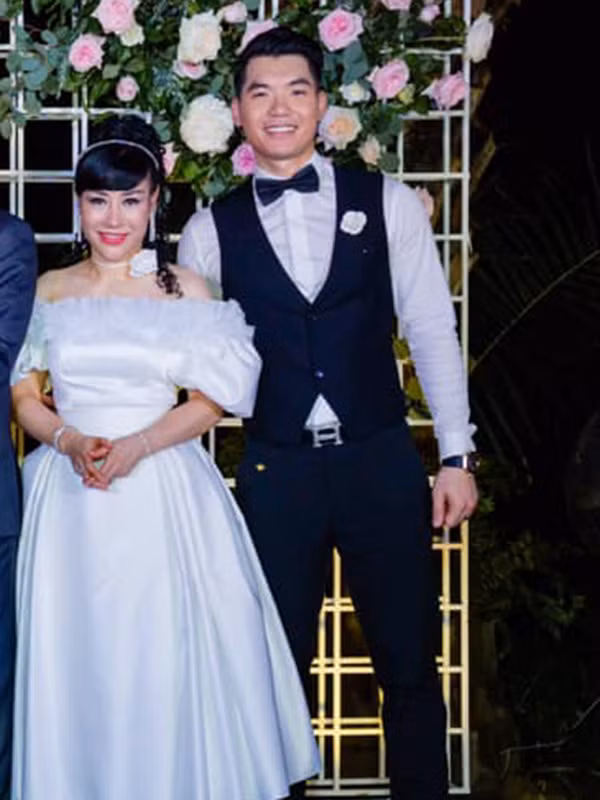 Trương Nam Thành kết hôn cùng doanh nhân hơn tuổi Thu Huyền vào tháng 11/2018.