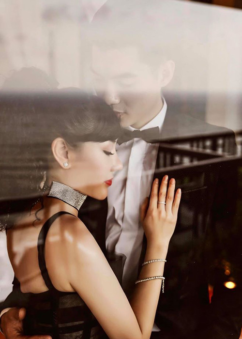 Khi gắn bó với Thu Huyền, Trương Nam Thành tạm dừng hoạt động nghệ thuật để tập trung kinh doanh cùng vợ ở Hà Nội.