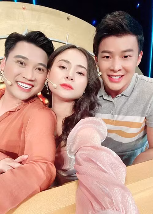 "Thánh hát nhép" giữ kín danh tính người yêu trong nhiều năm.