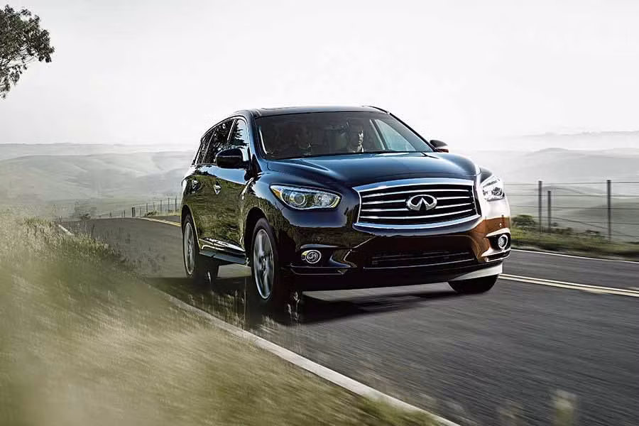 Trong khi đó, mẫu crossover QX60 từng ra mắt tại triển lãm VMS 2014. Infiniti QX60 sở hữu kích thước tổng thể 4.989 x 1.961 x 1.742mm (dài x rộng x cao) cùng chiều dài cơ sở đạt 2.900 mm.