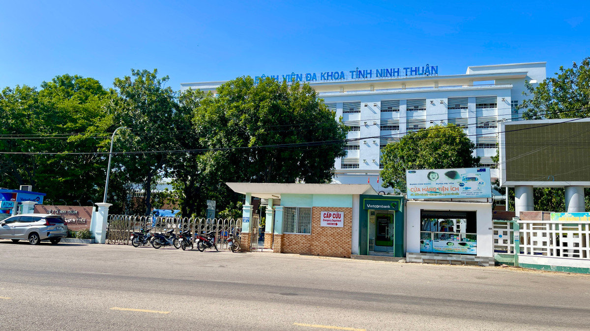Ninh Thuan: Goi thiet bi y te hon 2,3 ty ve tay Cty Nano-Hinh-2