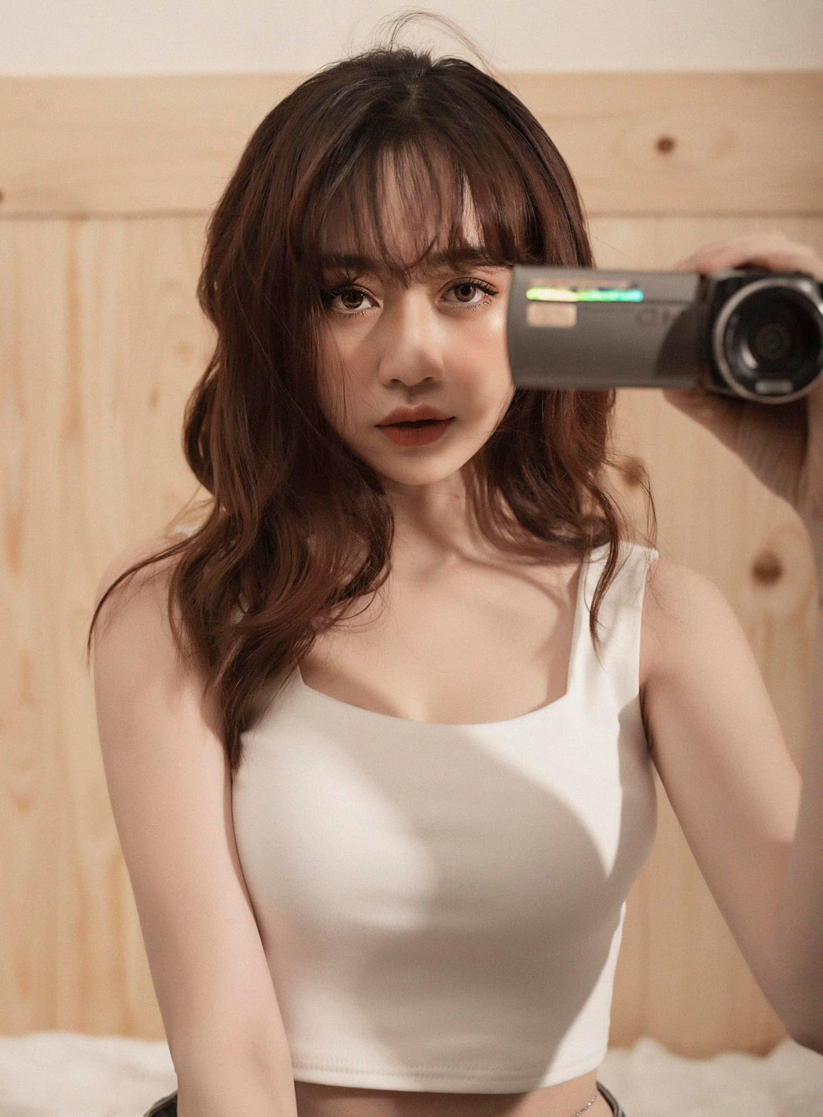 Hot girl 9X theo đuổi phong cách gợi cảm và không ngại đăng tải những khoảnh khắc nóng bỏng "đốn tim" bao người.