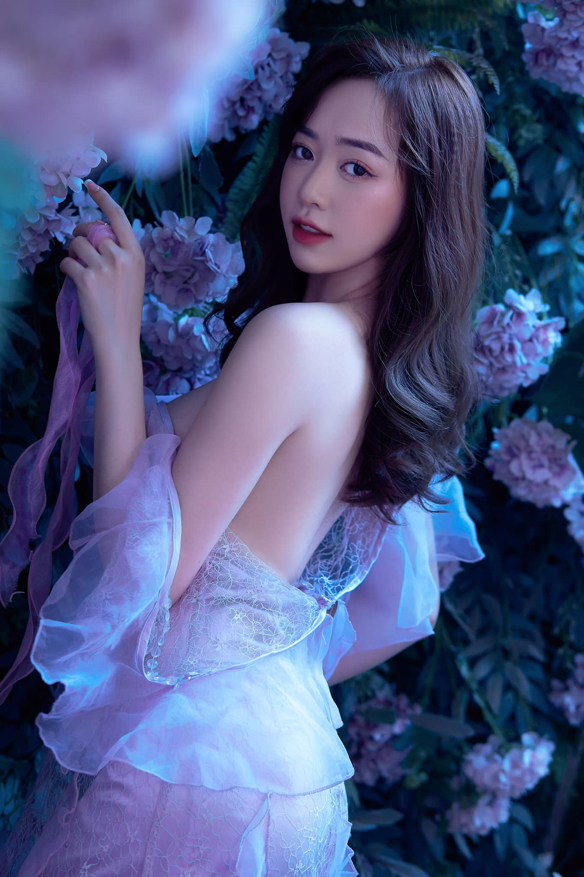 Ngoài Dạ Thảo, Hằng Habi (tên thật Phạm Thu Hằng) cũng là hot girl đất cảng gây chú ý trên MXH.