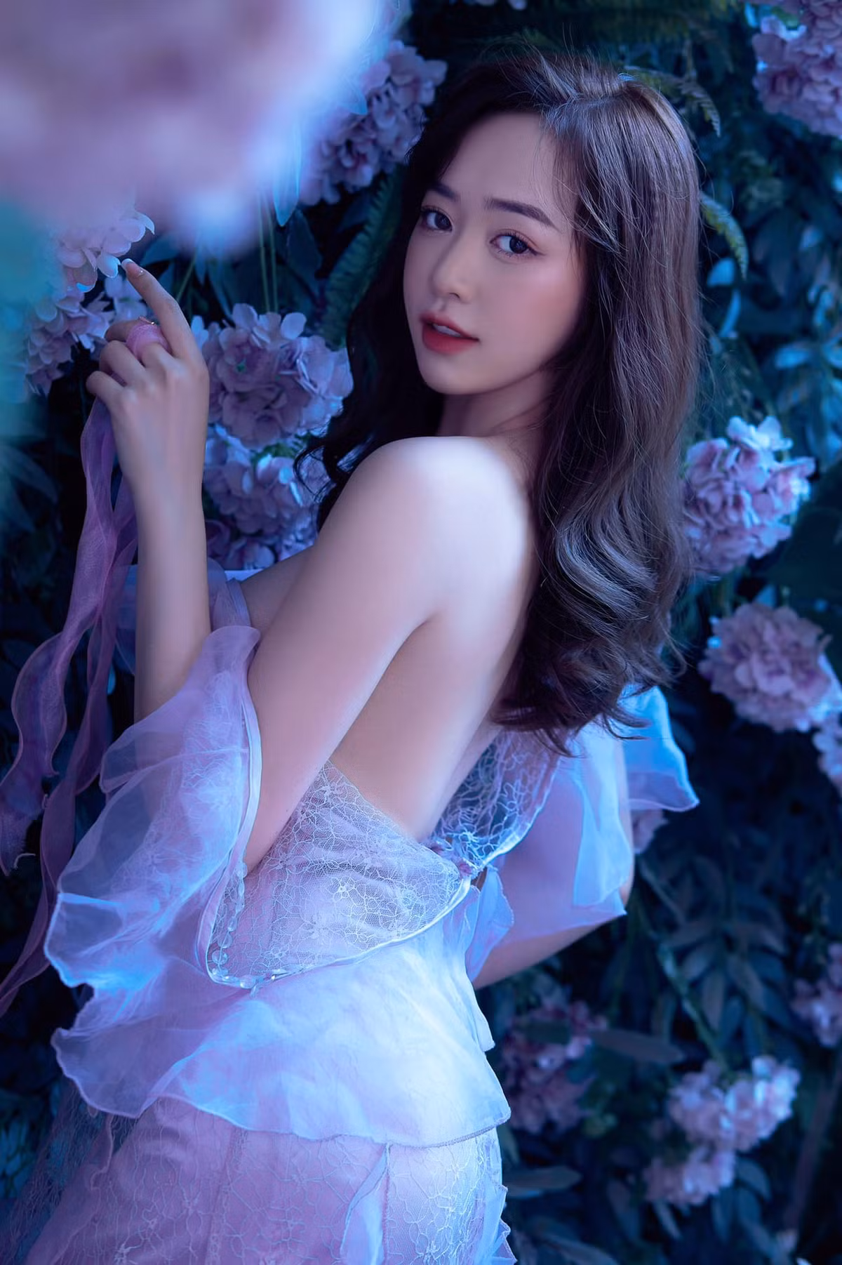 Ngoài Dạ Thảo, Hằng Habi (tên thật Phạm Thu Hằng) cũng là hot girl đất cảng gây chú ý trên MXH.