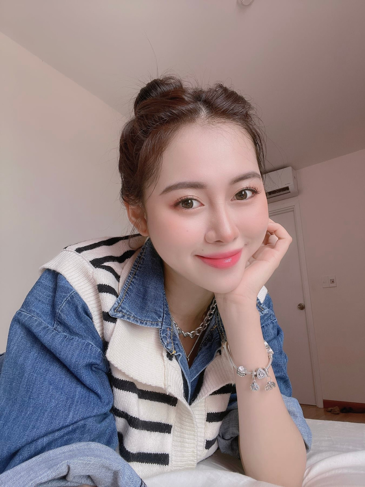 Hot girl TikTok là một trong số ít người ở độ tuổi 23 có thể tự xây dựng được cuộc sống và tài sản lớn như vậy. Ảnh: FBNV