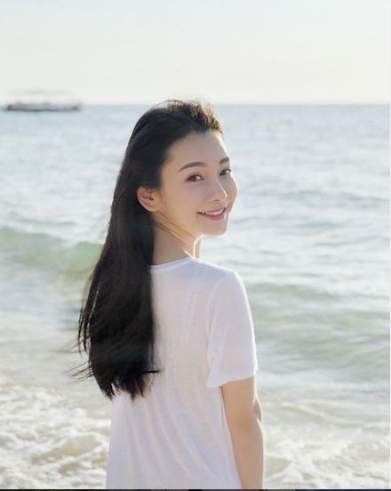 Nữ bác sĩ xinh đẹp này đã tốt nghiệp tại Uninversity of Sydney và hiện đang công tác tại bệnh viện thuộc một trường ĐH ở Đài Loan.