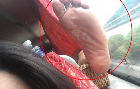 Hành động thiếu ý thức này ảnh hưởng tới những người xung quanh vì kém sang mà còn từ những mùi hôi.