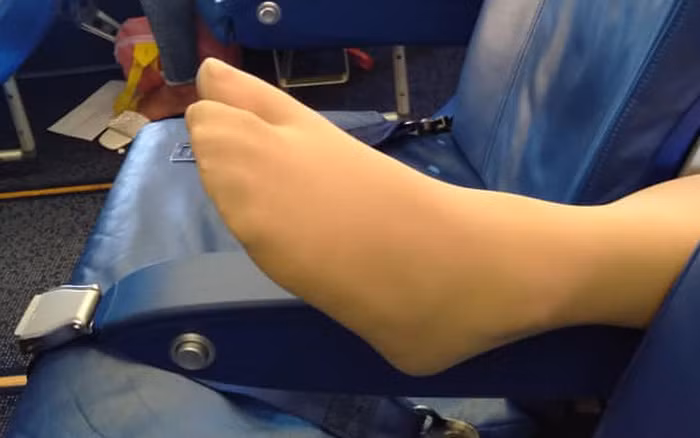 Gặp phải những đôi bàn chân kém sang trên các chuyến xe chẳng khác nào như bị tra tấn suốt hành trình.