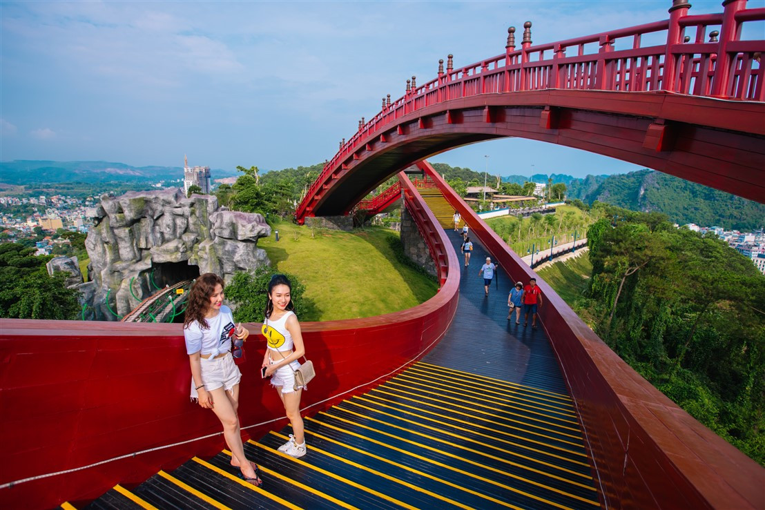 Sunworld Halong Complex cũng là địa điểm check in Quảng Ninh được nhiều người ghé đến.