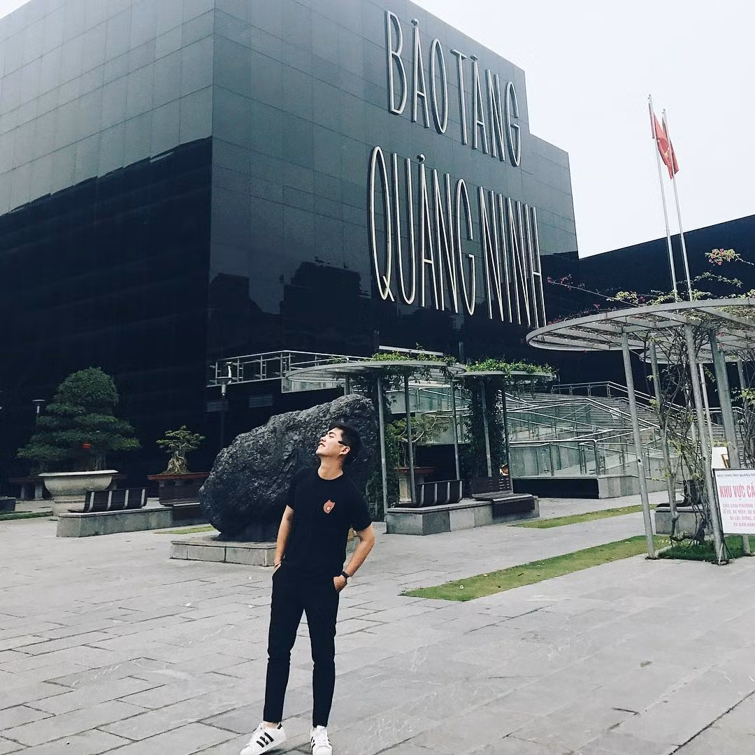 Bảo tàng - thư viện tại Quảng Ninh là địa điểm được nhiều bạn trẻ check in mỗi lần đến nơi đây.