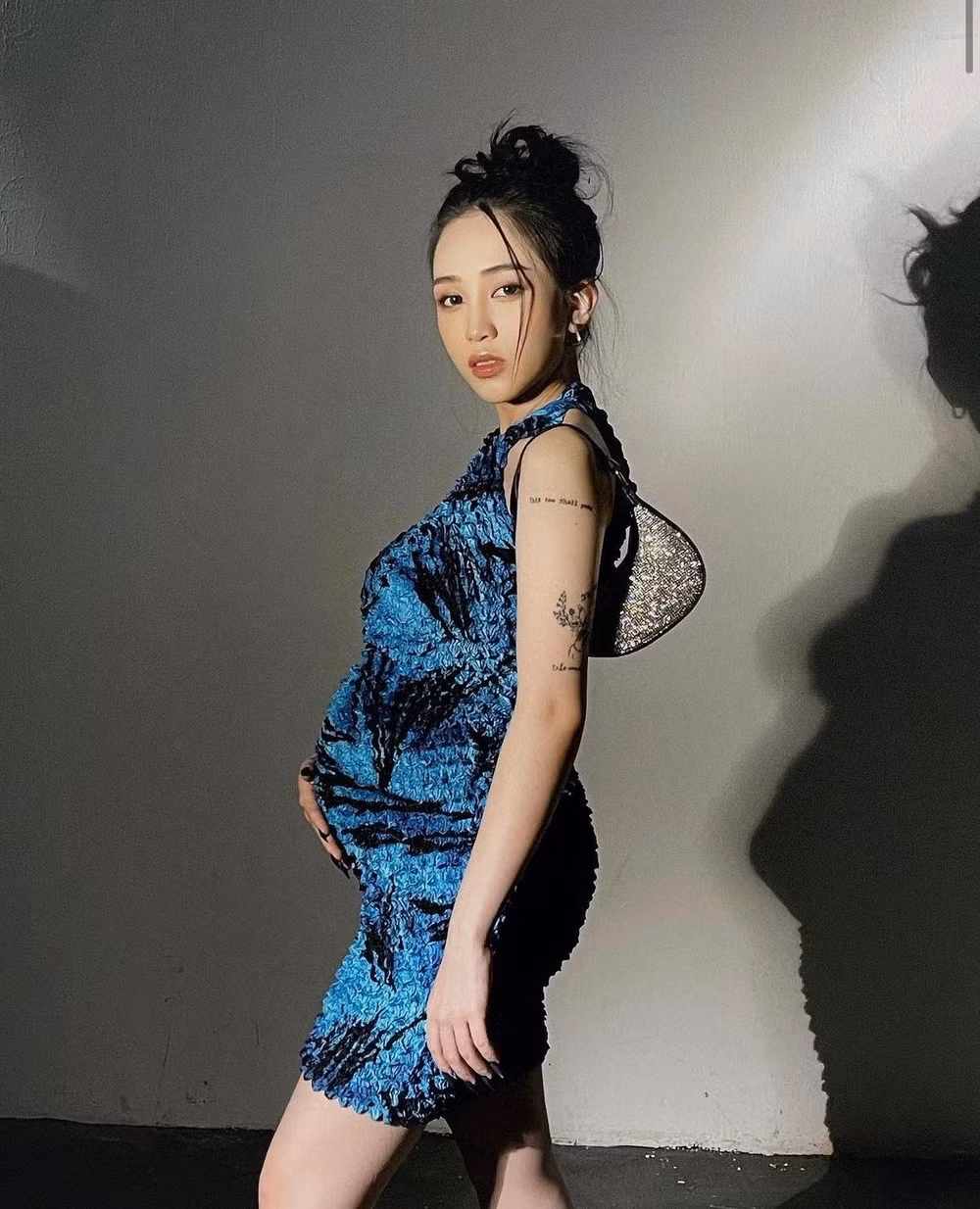 Sau đó 1 năm, cặp vợ chồng trẻ đã vui mừng chào đón cậu con trai đầu lòng.