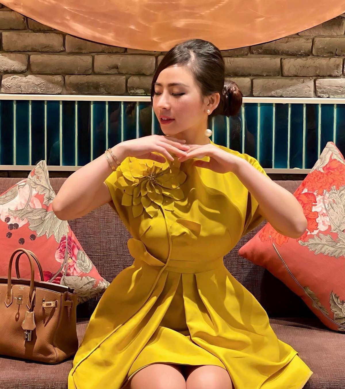 Dù không hoạt động giải trí nhưng trang cá nhân của Phương Bora vẫn thu hút một lượng fan đông đảo cùng lượng người theo dõi cao trên mạng xã hội. Ảnh: FBNV