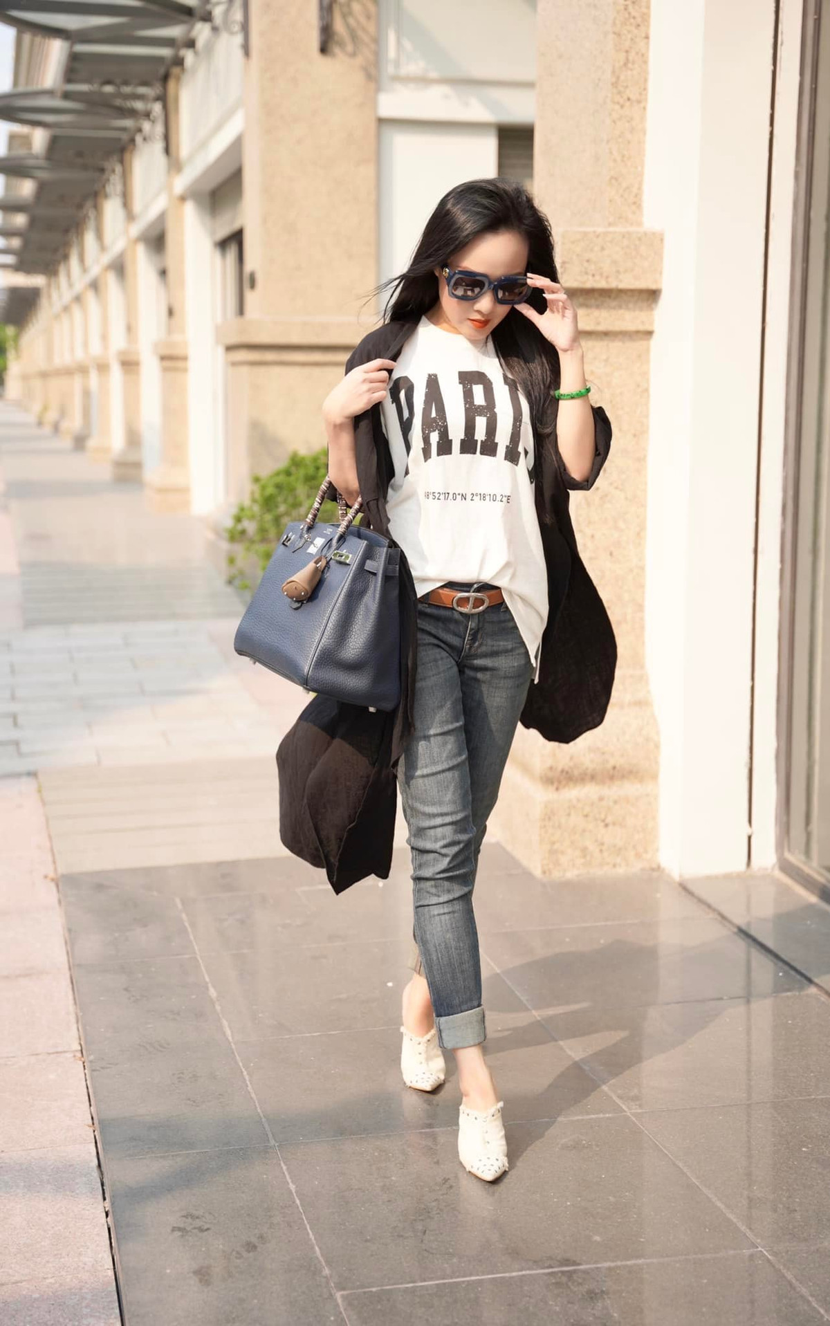 Dù chẳng trang điểm kỹ càng nhưng nhan sắc của cô vẫn đủ “hạ gục” những hot girl mạng.