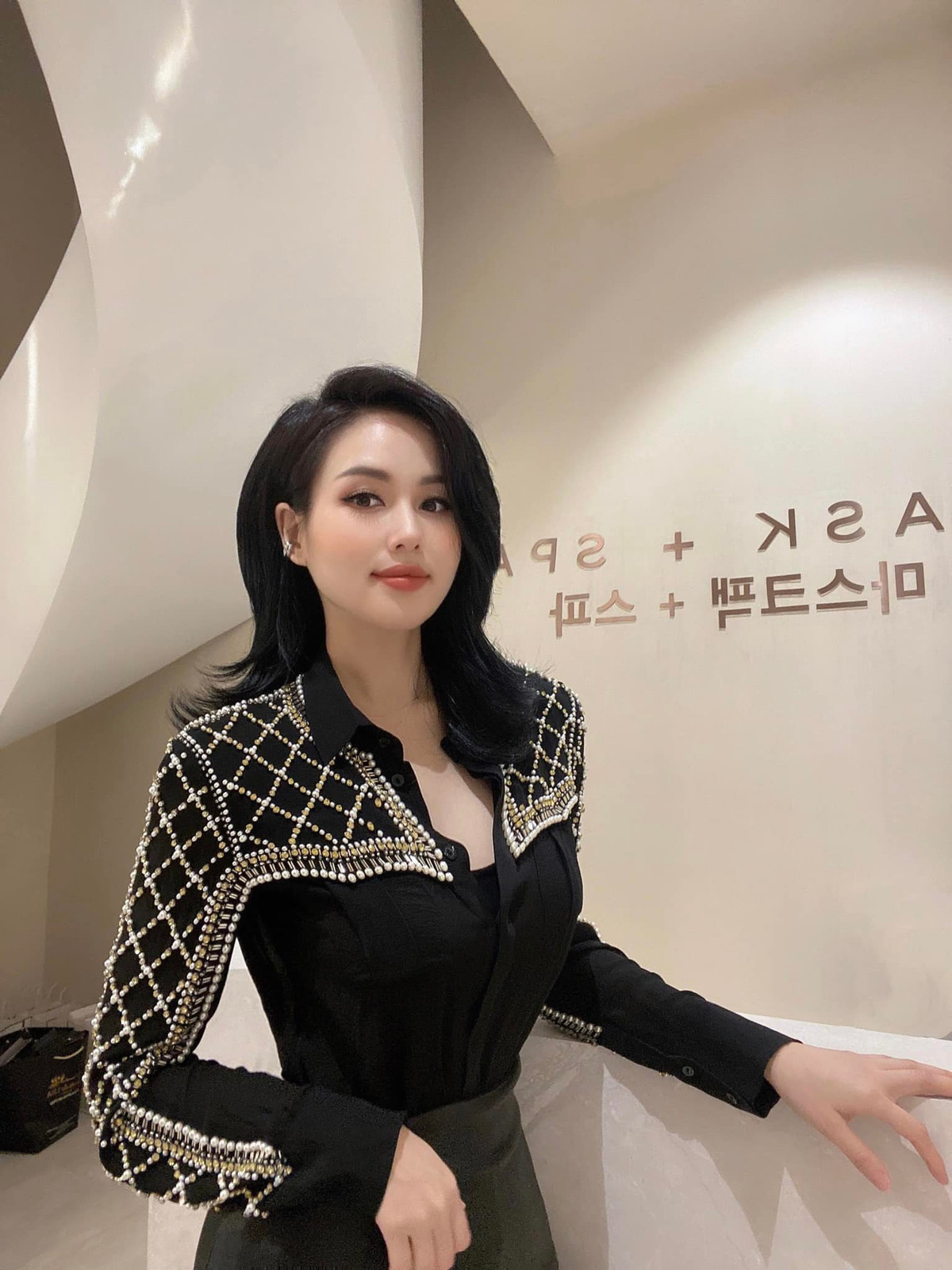 Tâm Tít hiện khiến nhiều người ghen tị trước cuộc sống như bà hoàng bên chồng là doanh nhân, thiếu gia Hà thành nức tiếng - Chu Ngọc Thành.