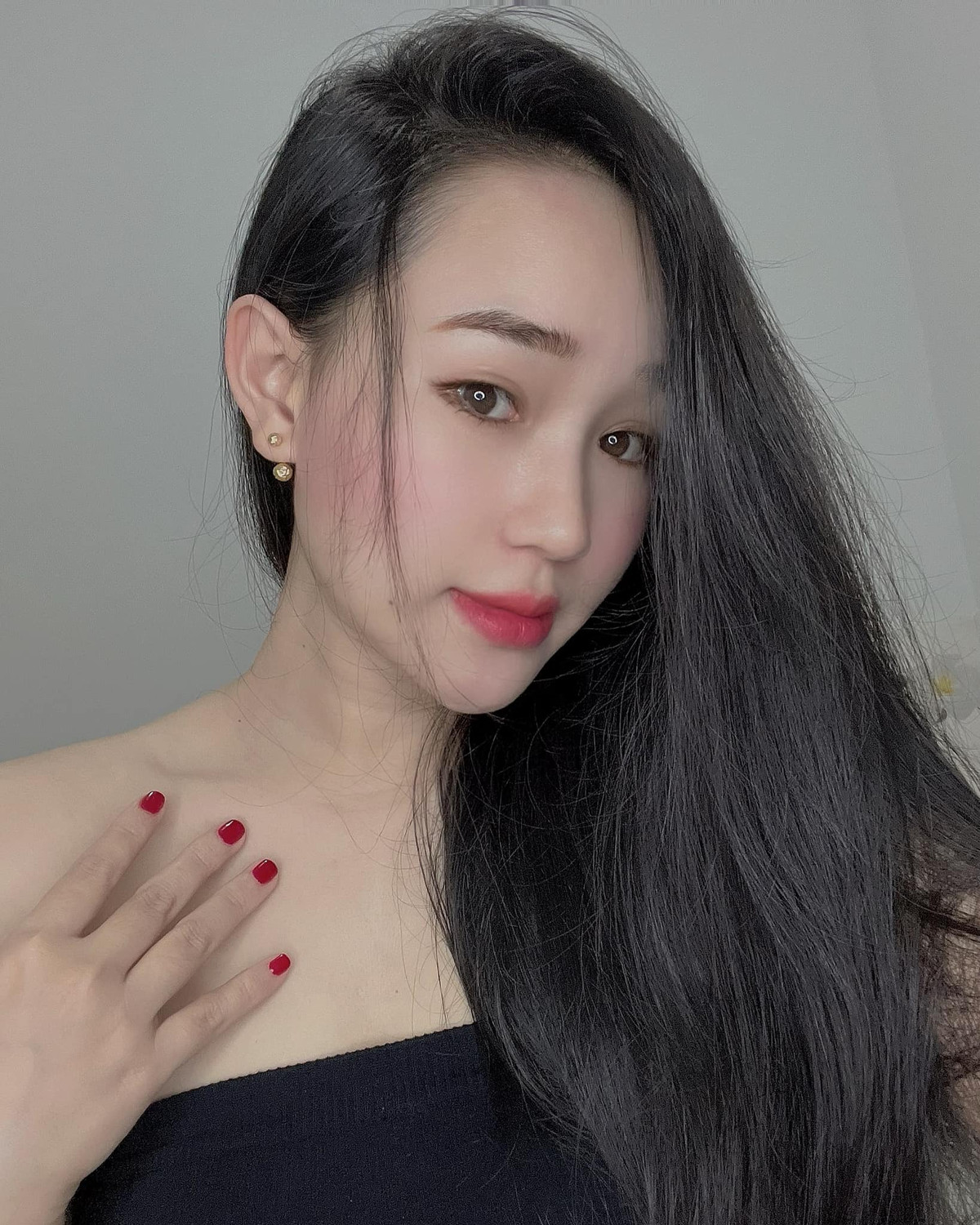 Vợ của Tấn Tài được đánh giá là một trong những nàng WAGs có nhan sắc nổi bật ở ĐT Việt Nam.