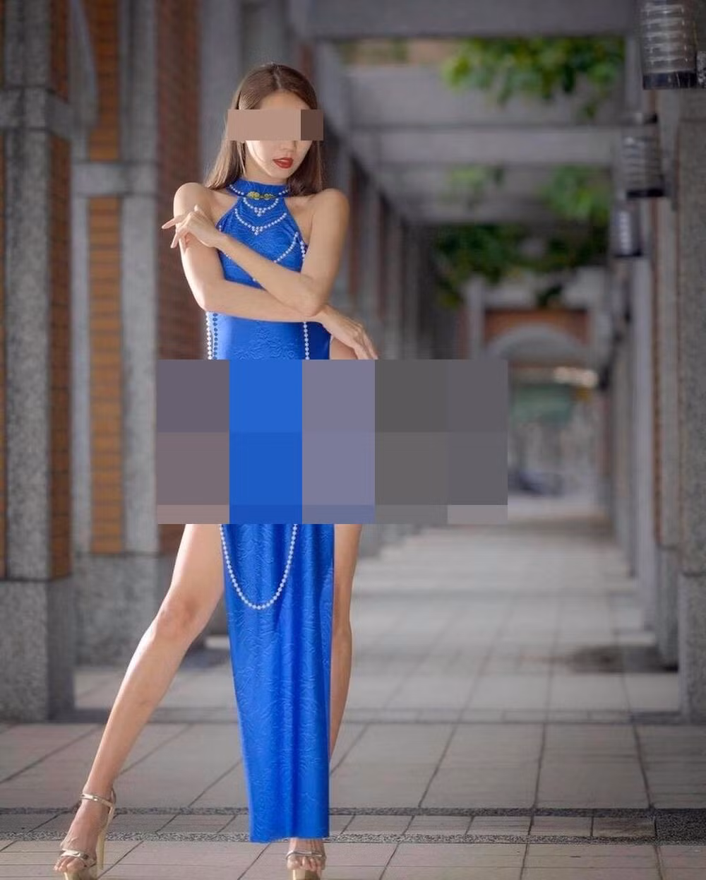 Một nữ người mẫu Anita ở Đài Loan từng khiến netizen Việt phẫn nộ và trở thành tâm điểm chỉ trích vì bộ hình mặc áo dài phản cảm. Cô diện áo dài cách tân cổ yếm nhưng không mặc quần, phô diễn vòng ba khiến người xem nóng mắt.